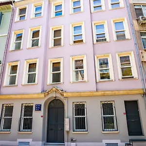 Noa - Tatar Beyi 18 Istambul